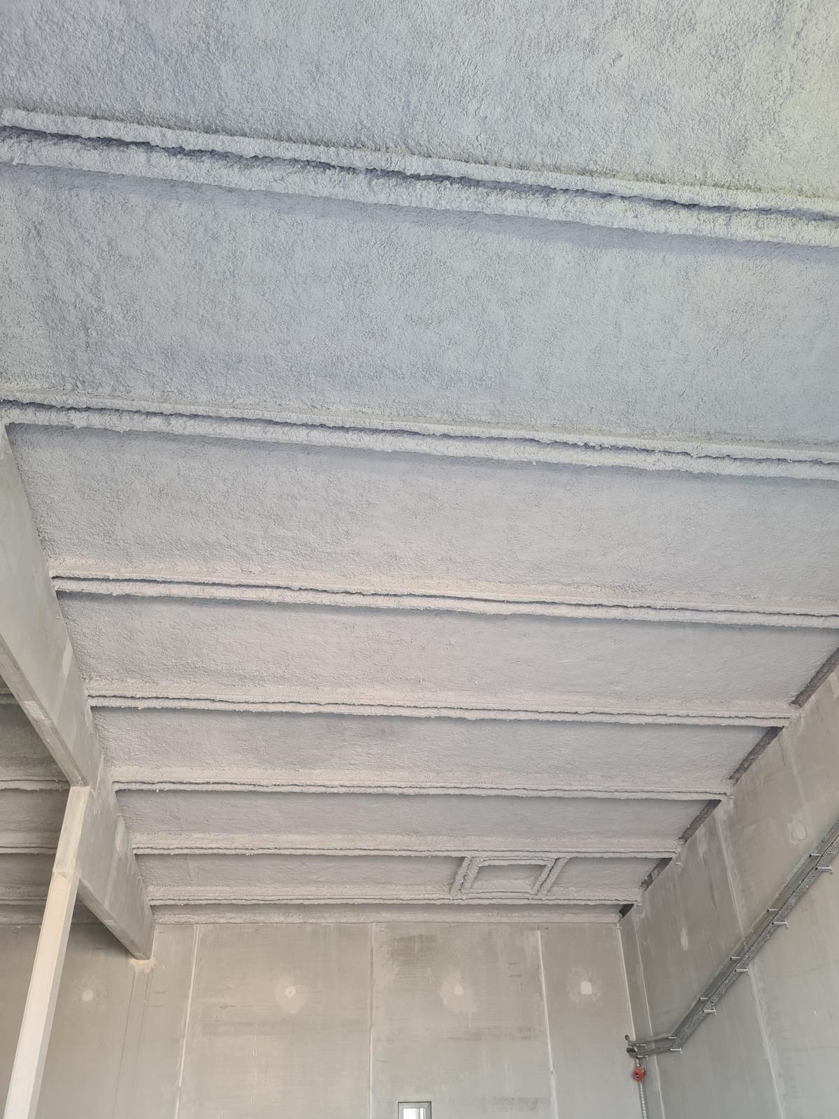 Sous-face de structure traitée par flocage ISO-SERVICES